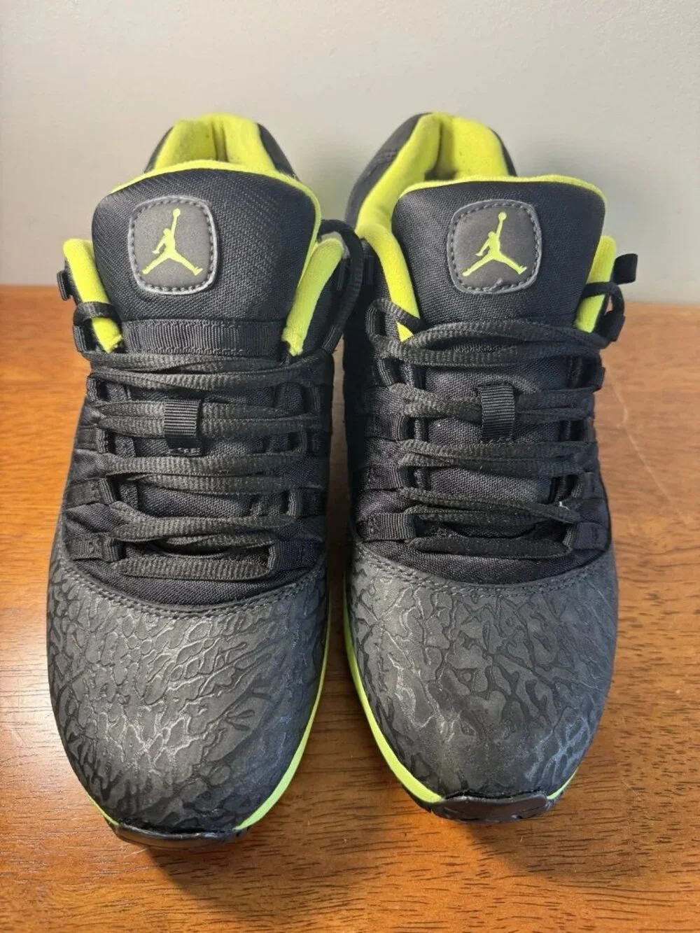 Air Jordan CMFT Viz Air 11 GS 6.5Y Black Volt 428833-002 Vintage